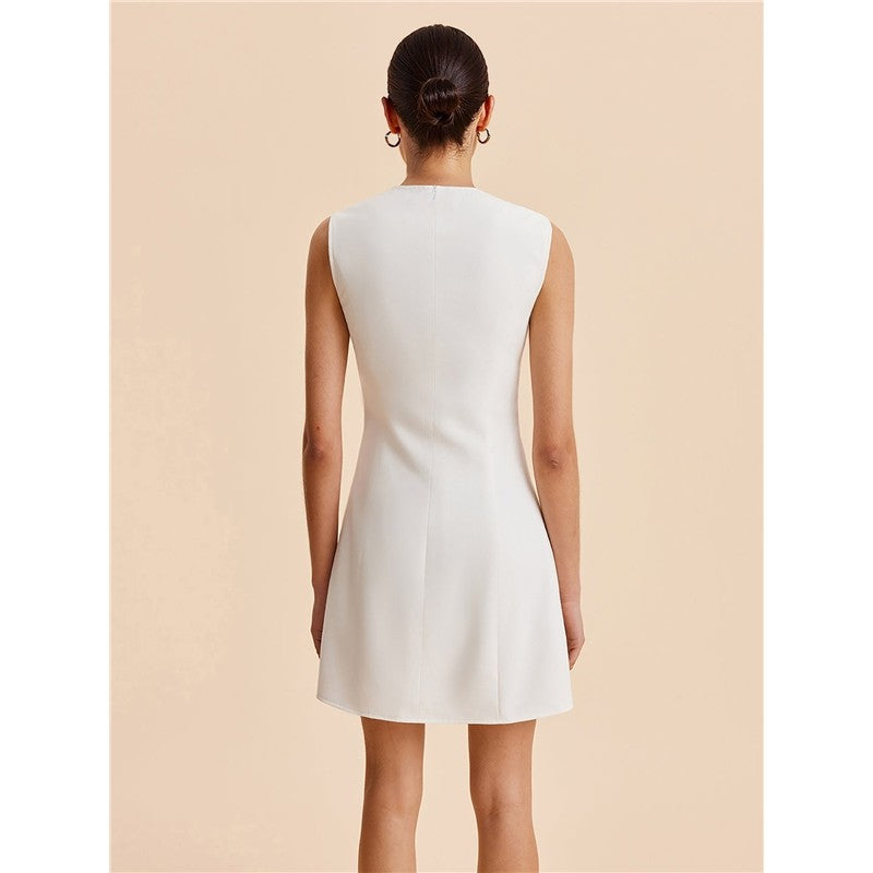 Women's Sleeveless Round Neck Button Short Top