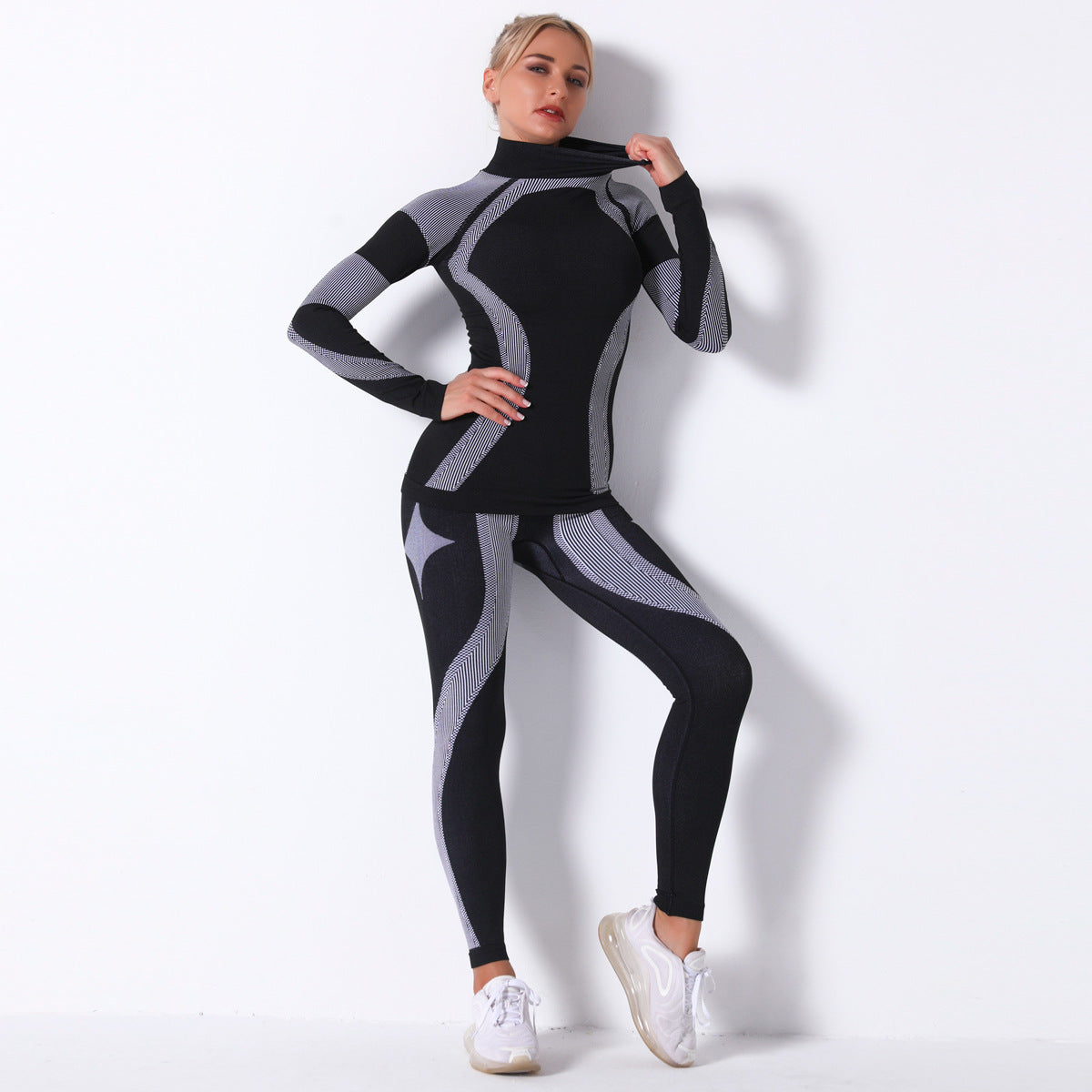 Fashion Striped Knitted Sports Suits for Women