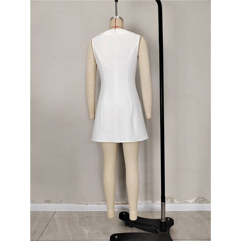 Women's Sleeveless Round Neck Button Short Top