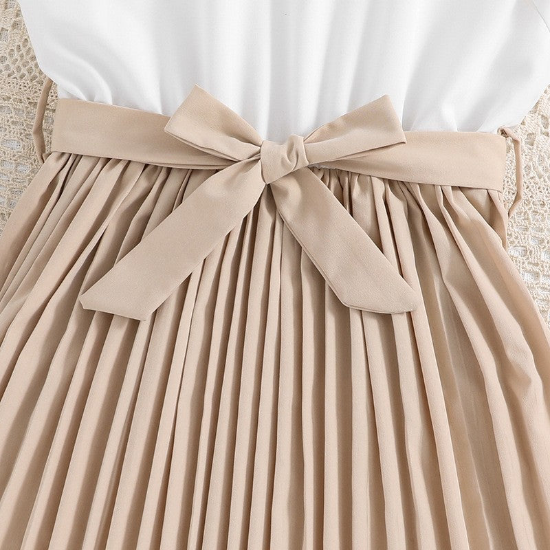 Girl's Dress With Flying Sleeves And Color Blocking