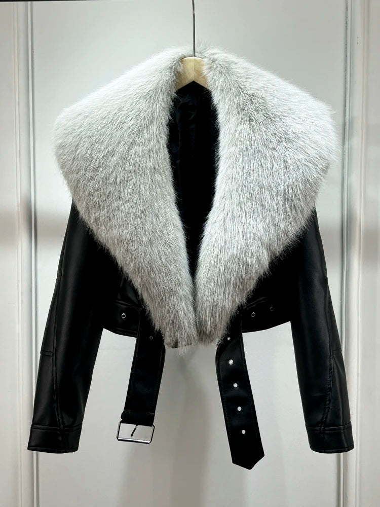 Fashion Faux Fur Collar Short Winter Warm Coat with Pockets
