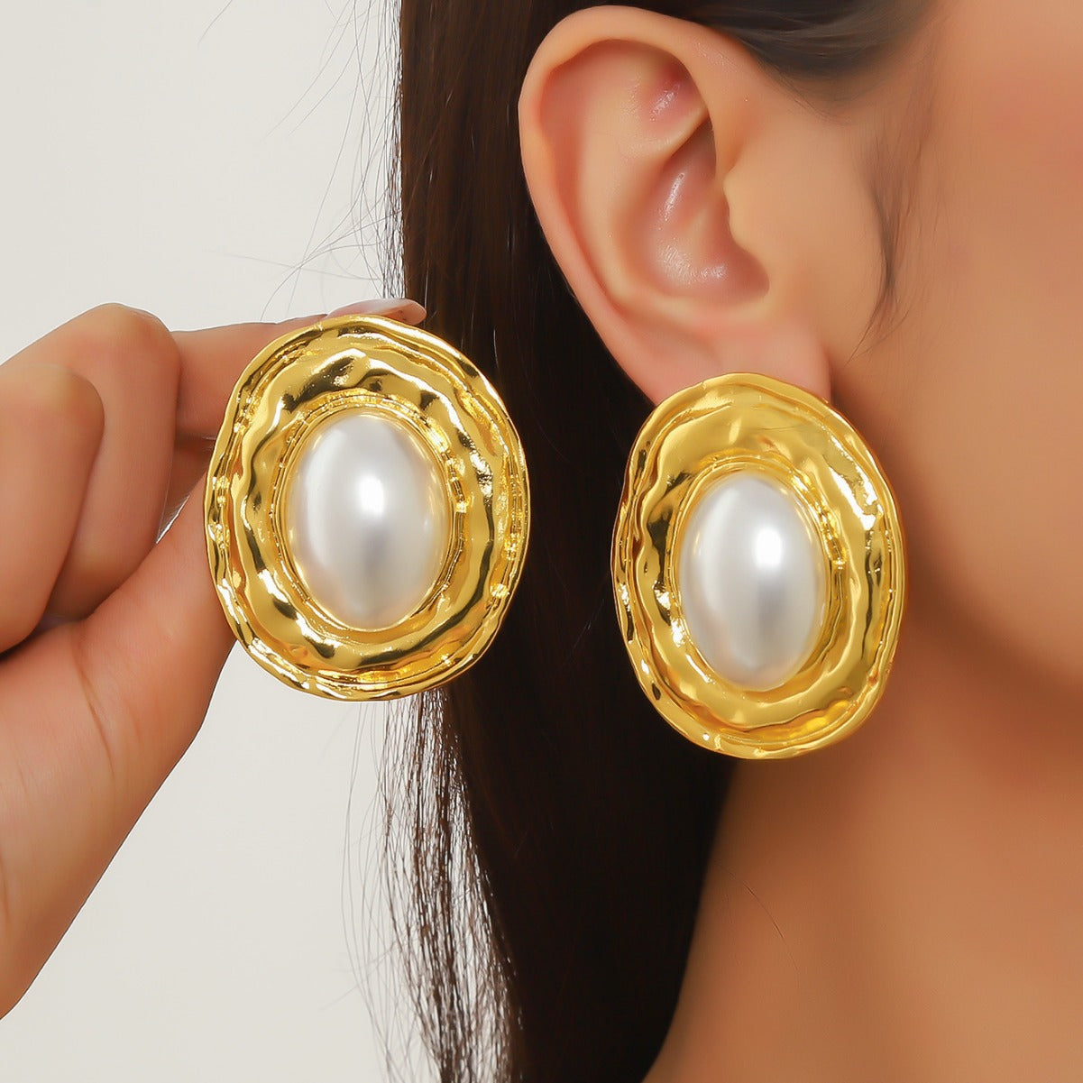 Vintage Metal Wind Oval Glossy Earrings Women's Retro Temperament Geometric Stud Earrings