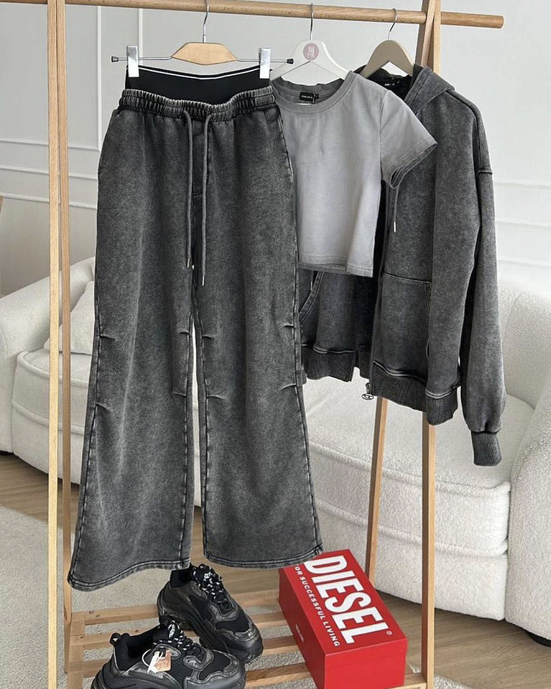 Designed Cool Zippered Coats and Pants for Women
