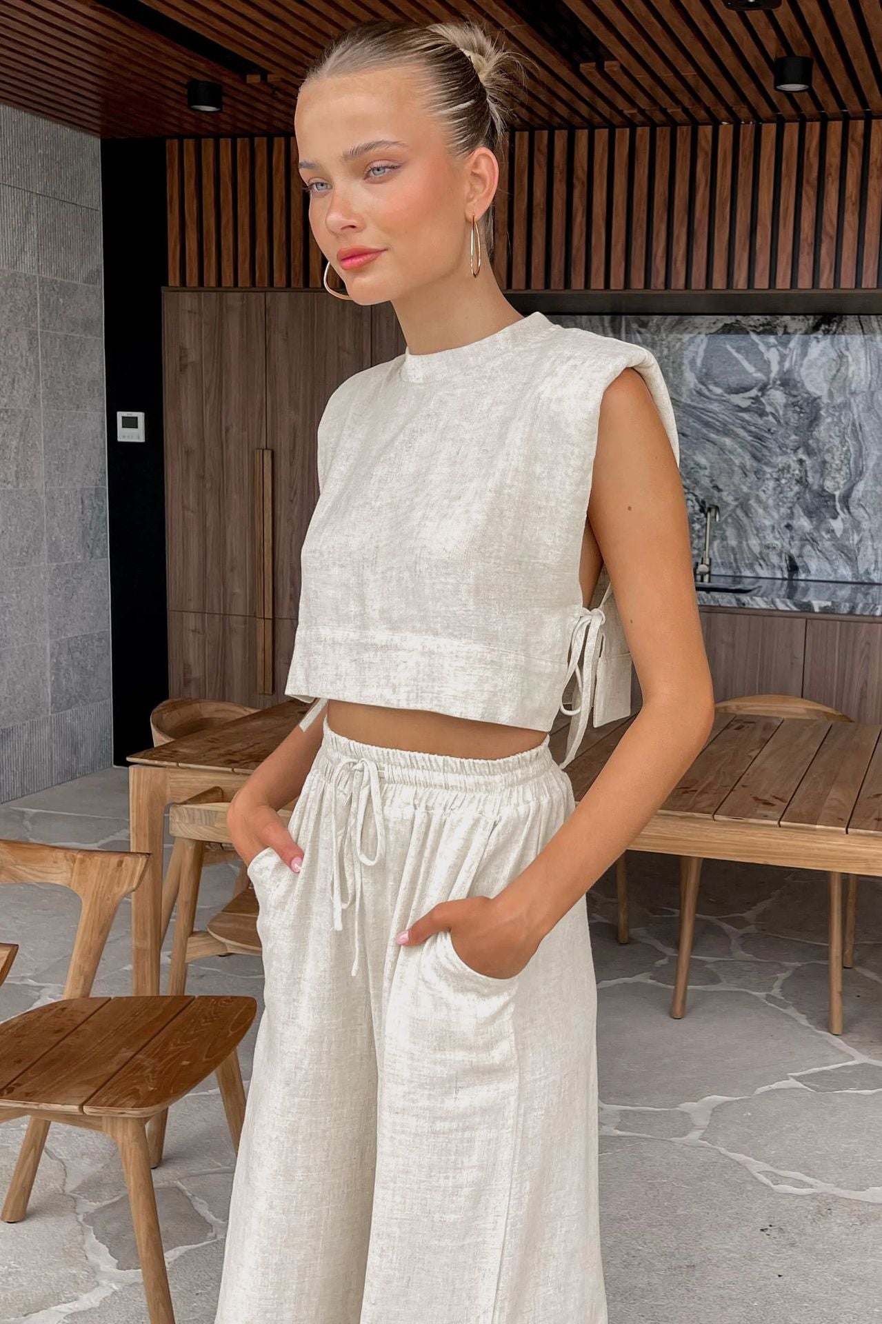 Casual Summer Cotton Linen Sleeveless Tops & Cropped Pants Suits