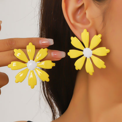Fashion Metal Dropping Flower Stud Earrings