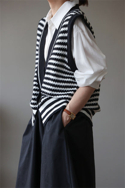 Vintage Designed Striped Knitted Top Vest