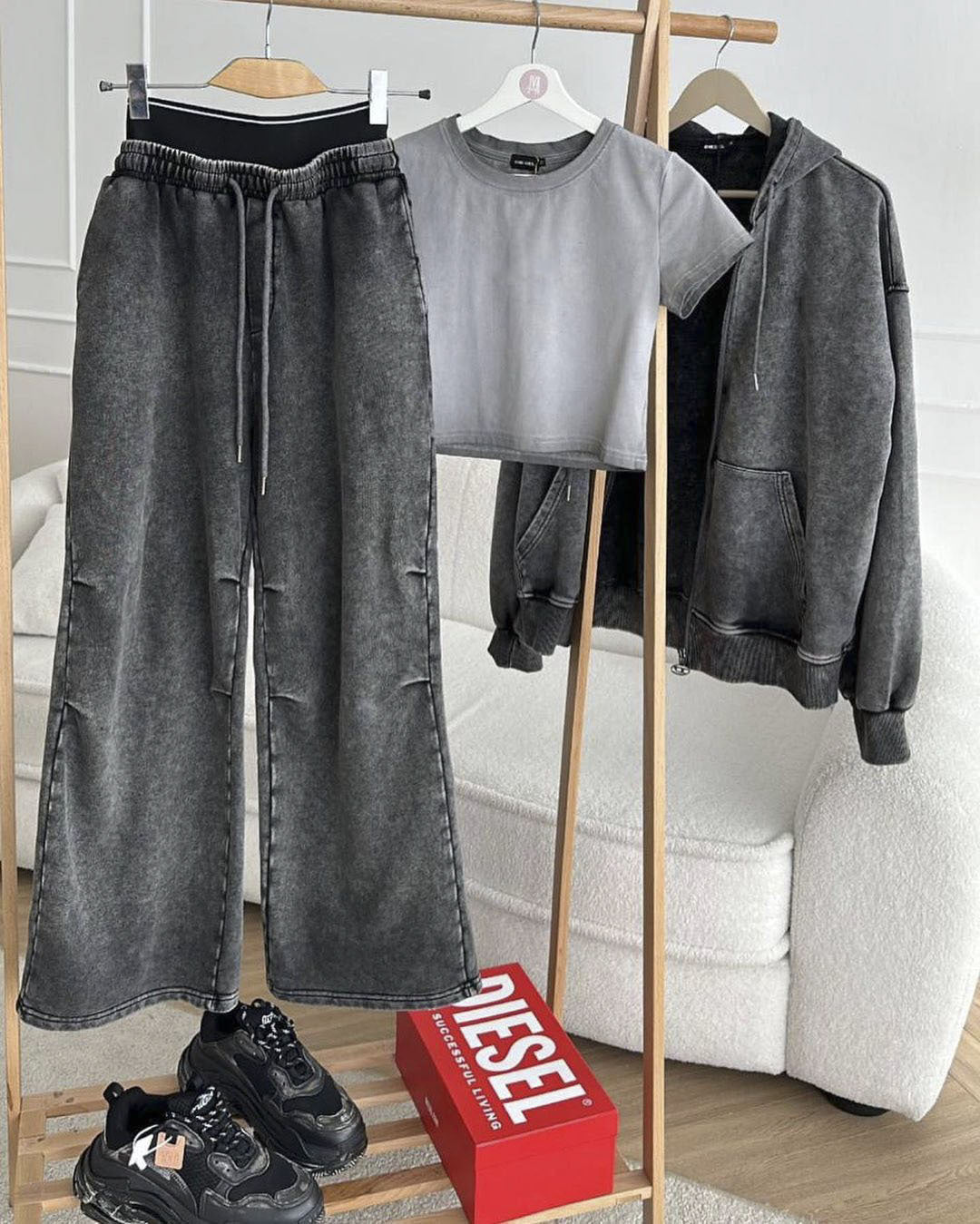 Designed Cool Zippered Coats and Pants for Women