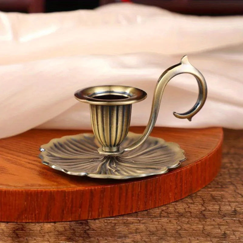 1PC European Style Candlestick Valentines Day Handheld Candle Holders Retro Single Head Candlelight Stand Taper Holder