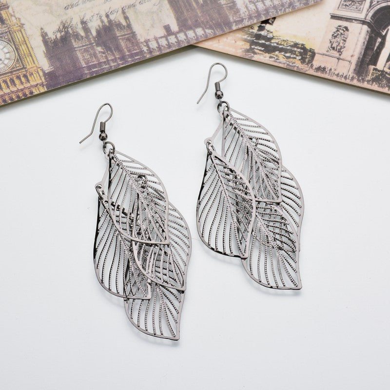 Hollow Out Leaf Design Women Drop Earrings