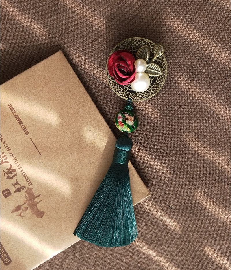 Vintage Style 3D Flowers Tassels Designed Brooch