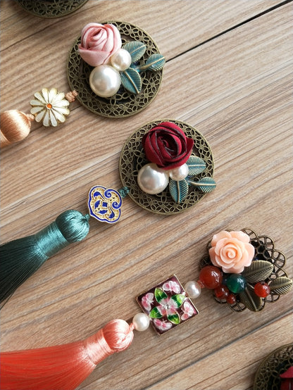 Vintage Style 3D Flowers Tassels Designed Brooch