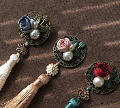 Vintage Style 3D Flowers Tassels Designed Brooch