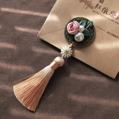 Vintage Style 3D Flowers Tassels Designed Brooch