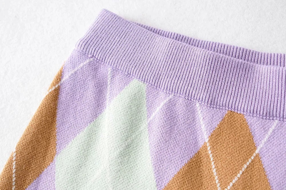Elegant Midriff Baring Short Tops and Mini Knitting Skirts