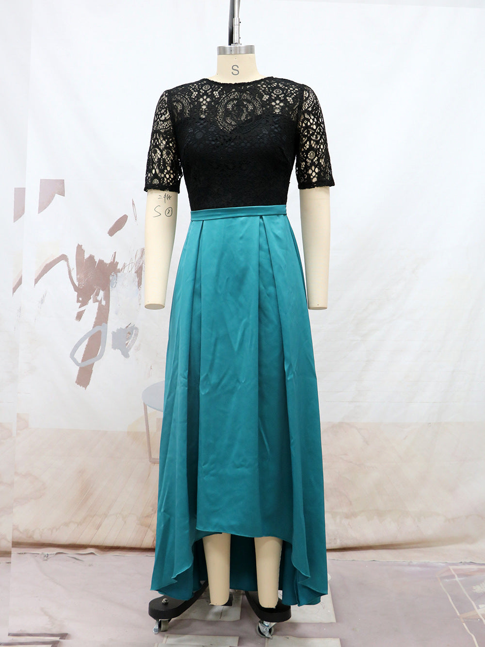 Elegant Asymmetrical Lace Party Dresses