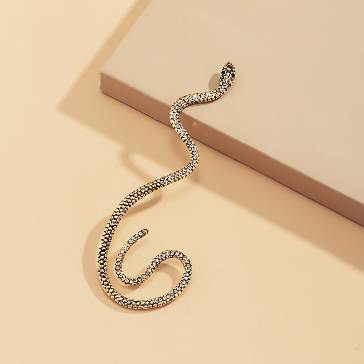 Exaggrate 3D Rhinestone Snake Shape Alloy Earrings