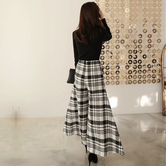 Wide legs pants with Black and White Plaid
