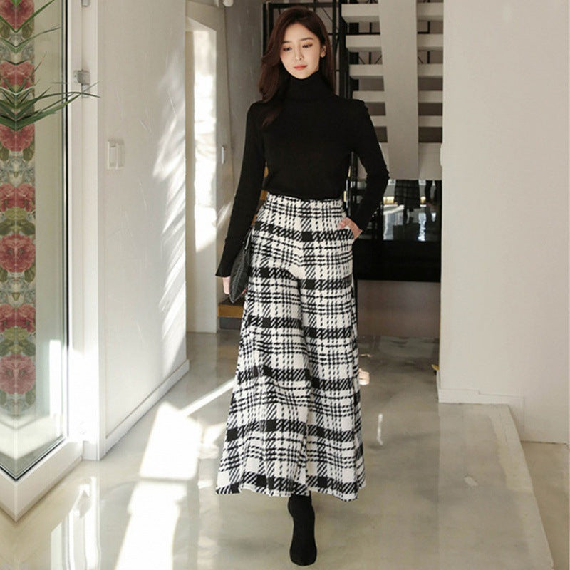 Wide legs pants with Black and White Plaid