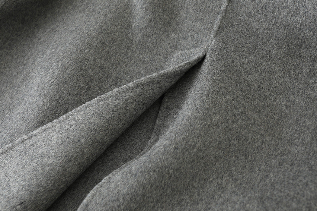 Winter Warm Designed Luxury Long Woolen Outerwear for Women