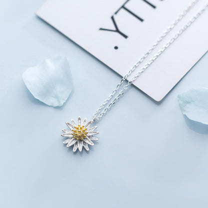 Charming Daisy Design Silver Necklace for Women