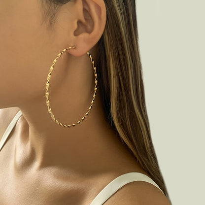 Fashion Screw Thread Women Hoop Earrings