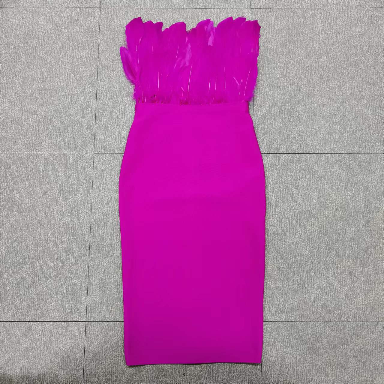 Sexy Designed Feather Sheath Evening Party Dresses