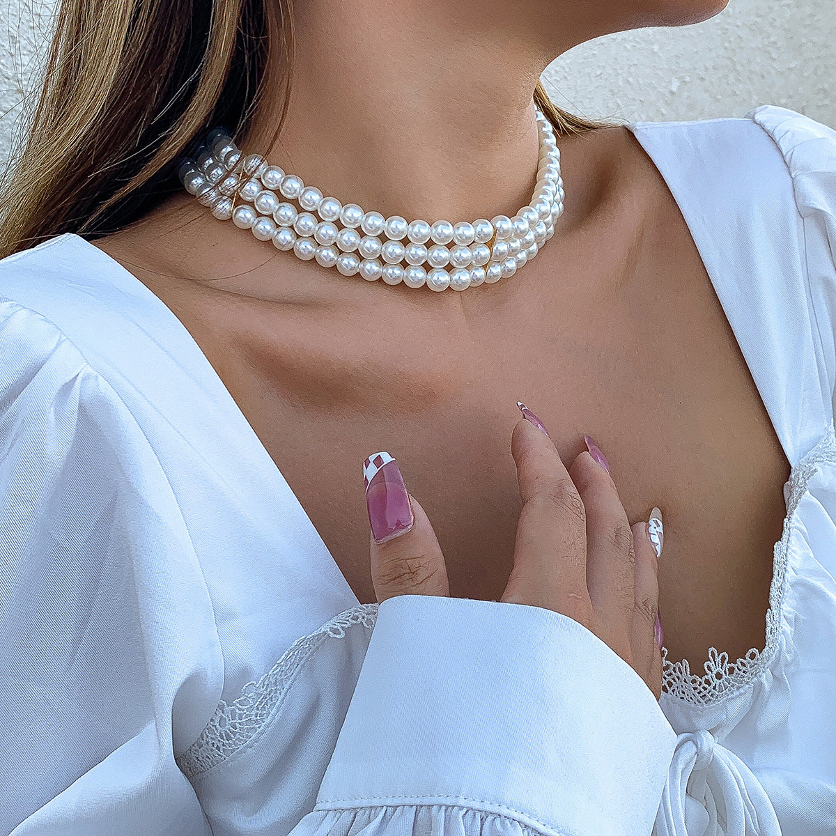 Elegant Round Shape Artificial Pearl Necklace for Women