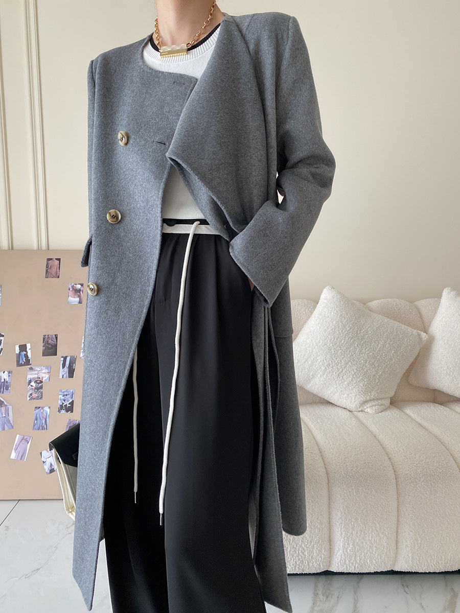 Winter Warm Designed Luxury Long Woolen Outerwear for Women